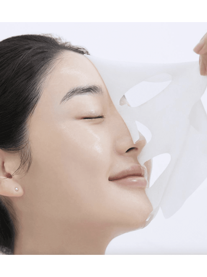 Mediheal Tea Tree Essential Calming Mask, model