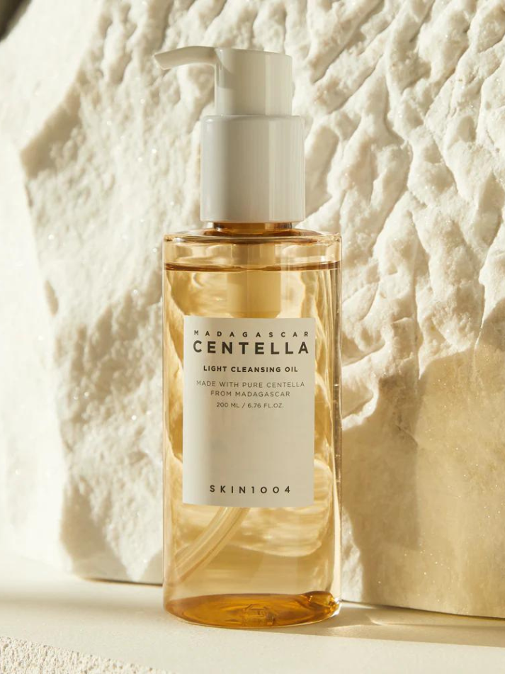 SKIN1004 Madagascar Centella Light Cleansing Oil, action