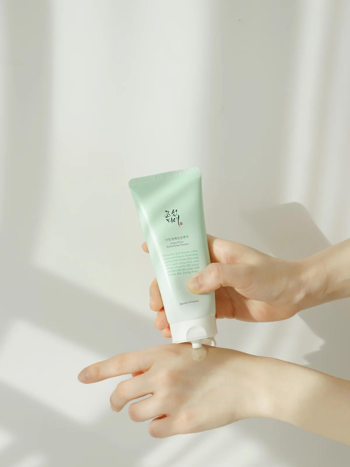 Beauty of Joseon Green Plum Refreshing Cleanser, action