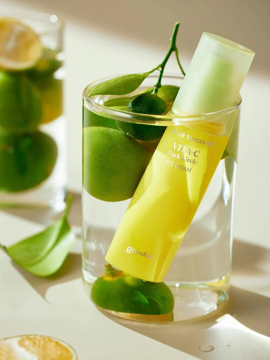 Goodal Green Tangerine Vita-C Dark Circle Eye Cream, action