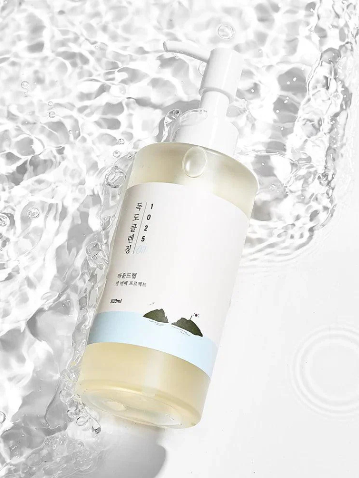 Round Lab 1025 Dokdo Cleansing Oil , action