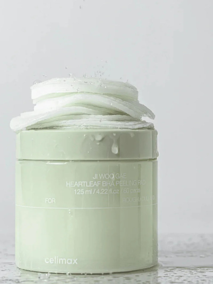 Celimax JIWOOGAE Heartleaf BHA Peeling Pad, action