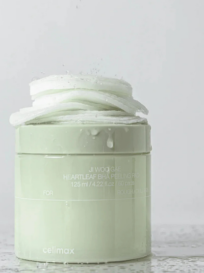 Celimax JIWOOGAE Heartleaf BHA Peeling Pad, action