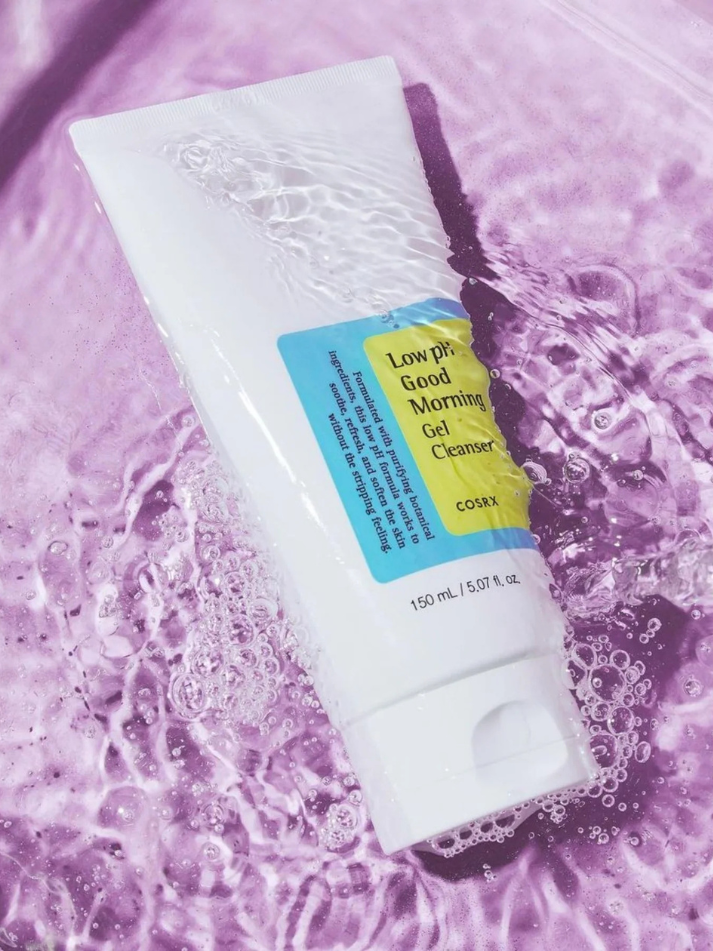 COSRX Low pH Good Morning Gel Cleanser, action