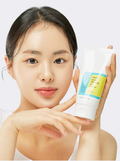 COSRX Low pH Good Morning Gel Cleanser, model